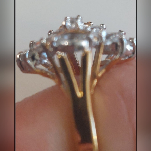 Size8 goldtone 14kge edco ring super sparkly rhinestones - Picture 12 of 13
